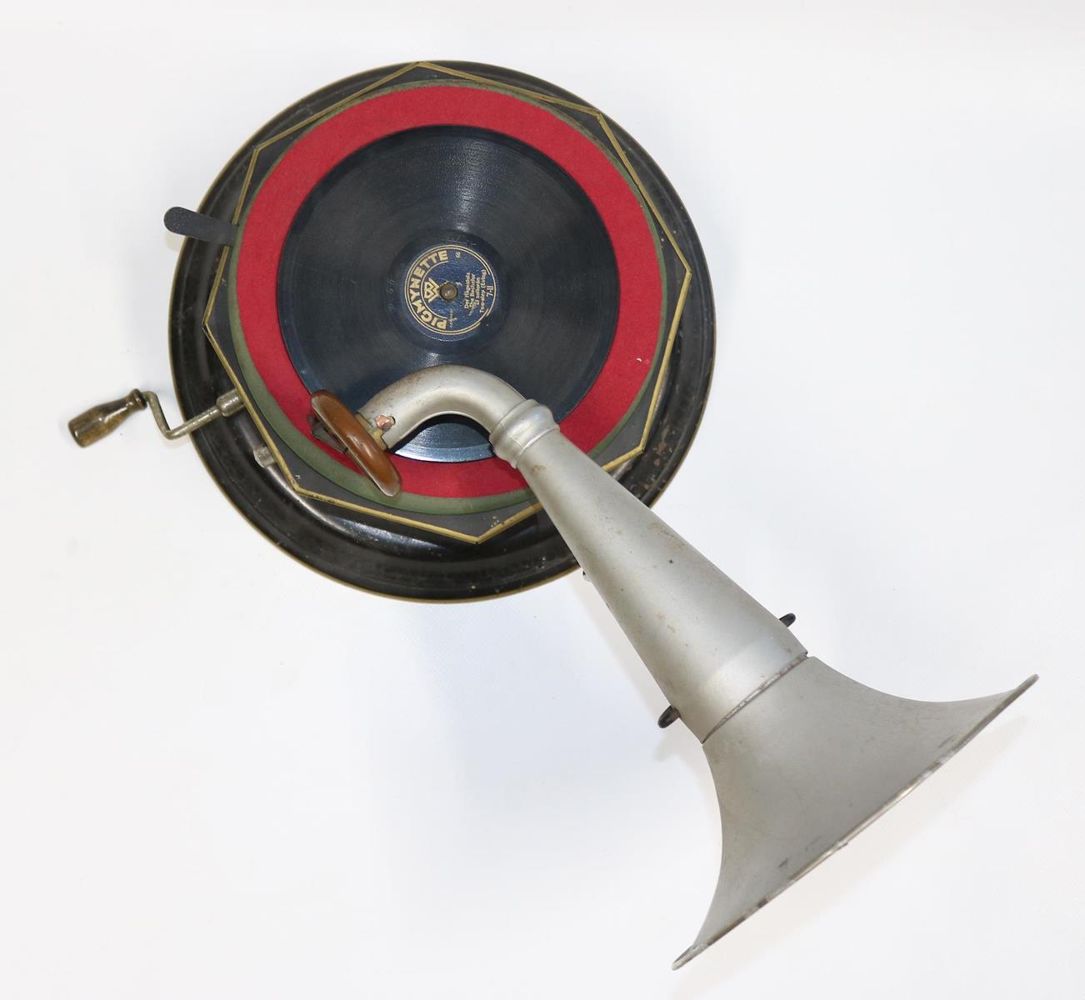 Große Abbildung Nr.2: 121-1793 Bing Kinder- Spielzeuggrammophon: (Spielzeug)