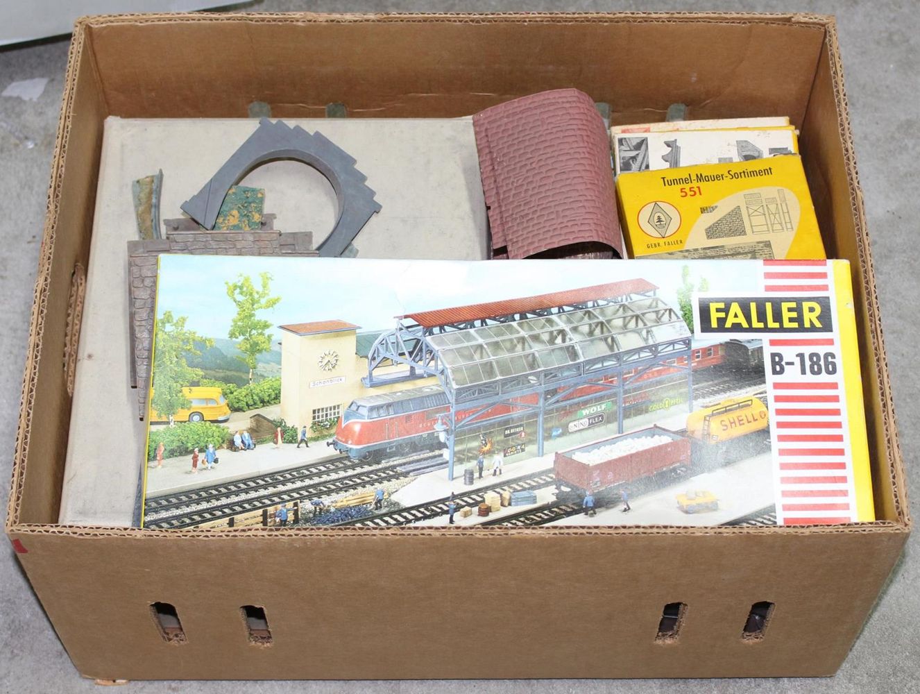 Große Abbildung Nr.21: 121-1801 Riesige Sammlung Märklin: (Spielzeug, Eisenbahn, Märklin)