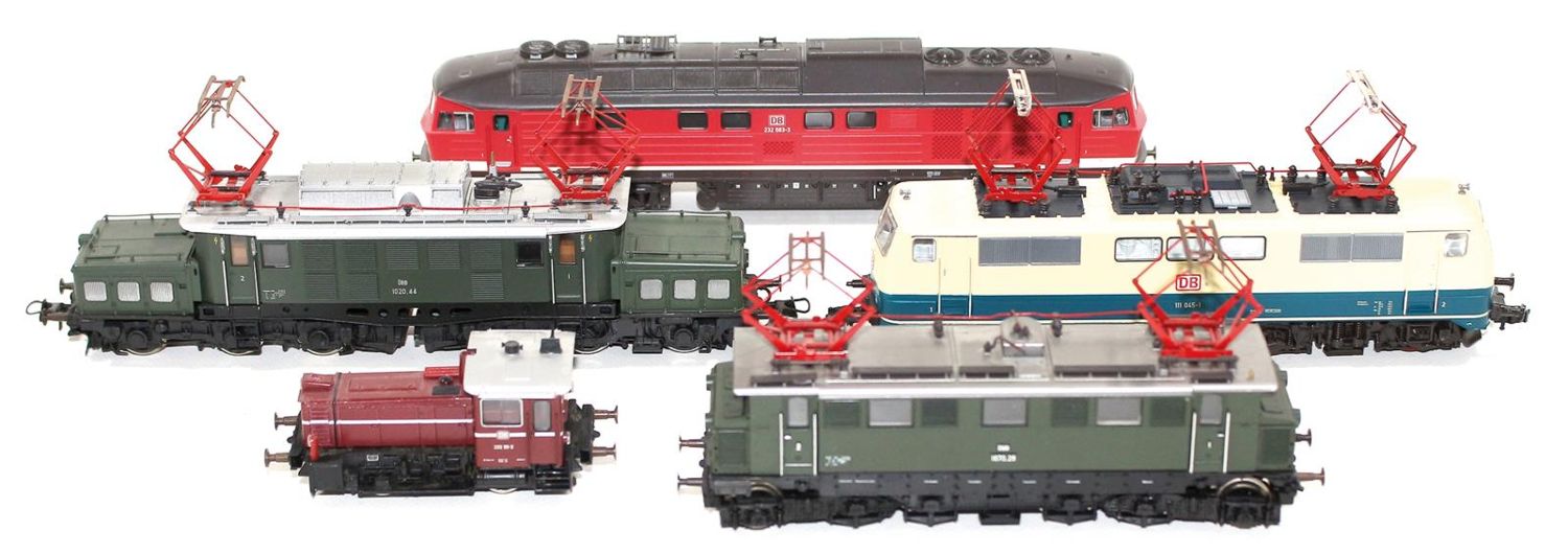 Große Abbildung Nr.1: 121-1804 Roco Slg.19 Lokomotiven: (Spielzeug, Eisenbahn HO)