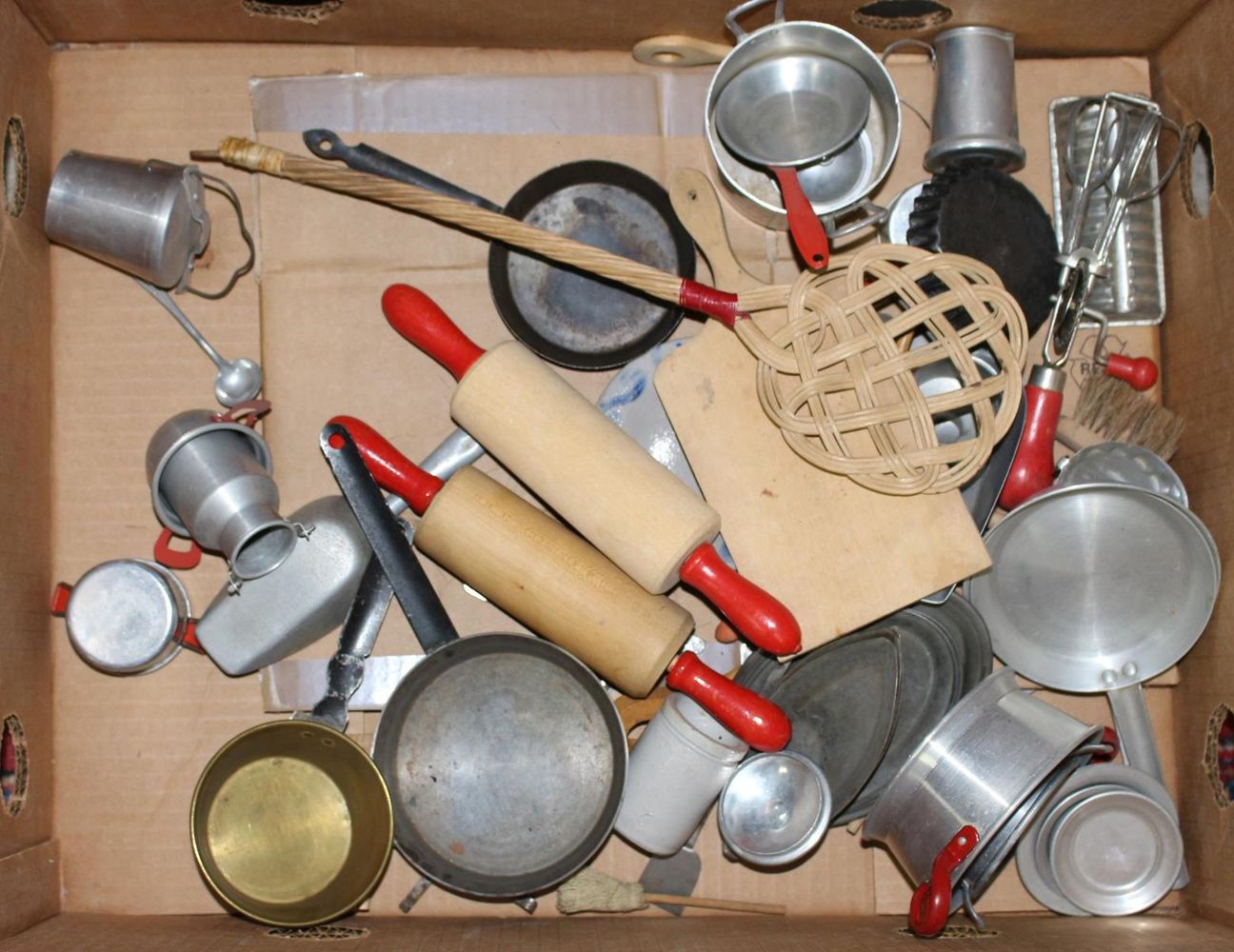 Große Abbildung Nr.16: 121-1816 Riesige Sammlung Puppenstuben u.: (Spielzeug, Puppenstuben)