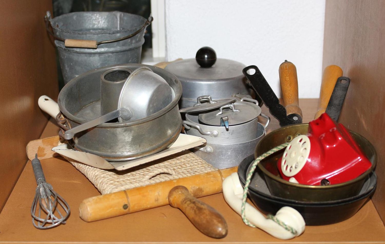 Große Abbildung Nr.2: 121-1816 Riesige Sammlung Puppenstuben u.: (Spielzeug, Puppenstuben)