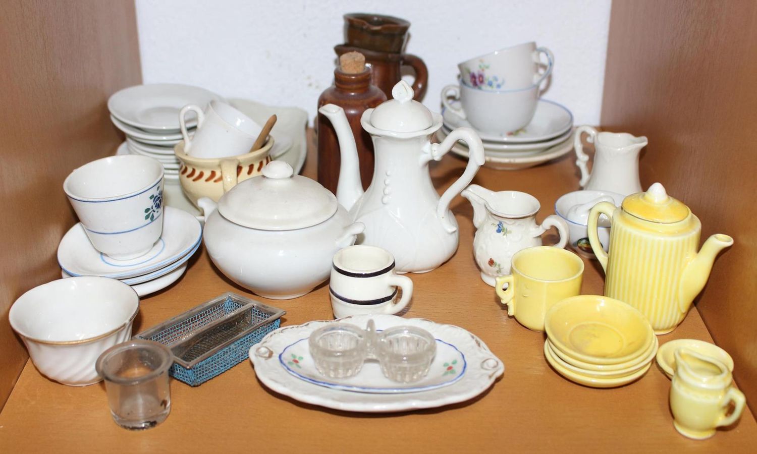 Große Abbildung Nr.5: 121-1816 Riesige Sammlung Puppenstuben u.: (Spielzeug, Puppenstuben)