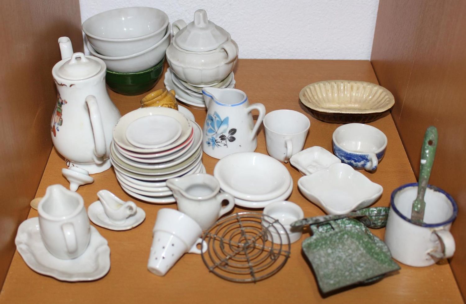 Große Abbildung Nr.6: 121-1816 Riesige Sammlung Puppenstuben u.: (Spielzeug, Puppenstuben)