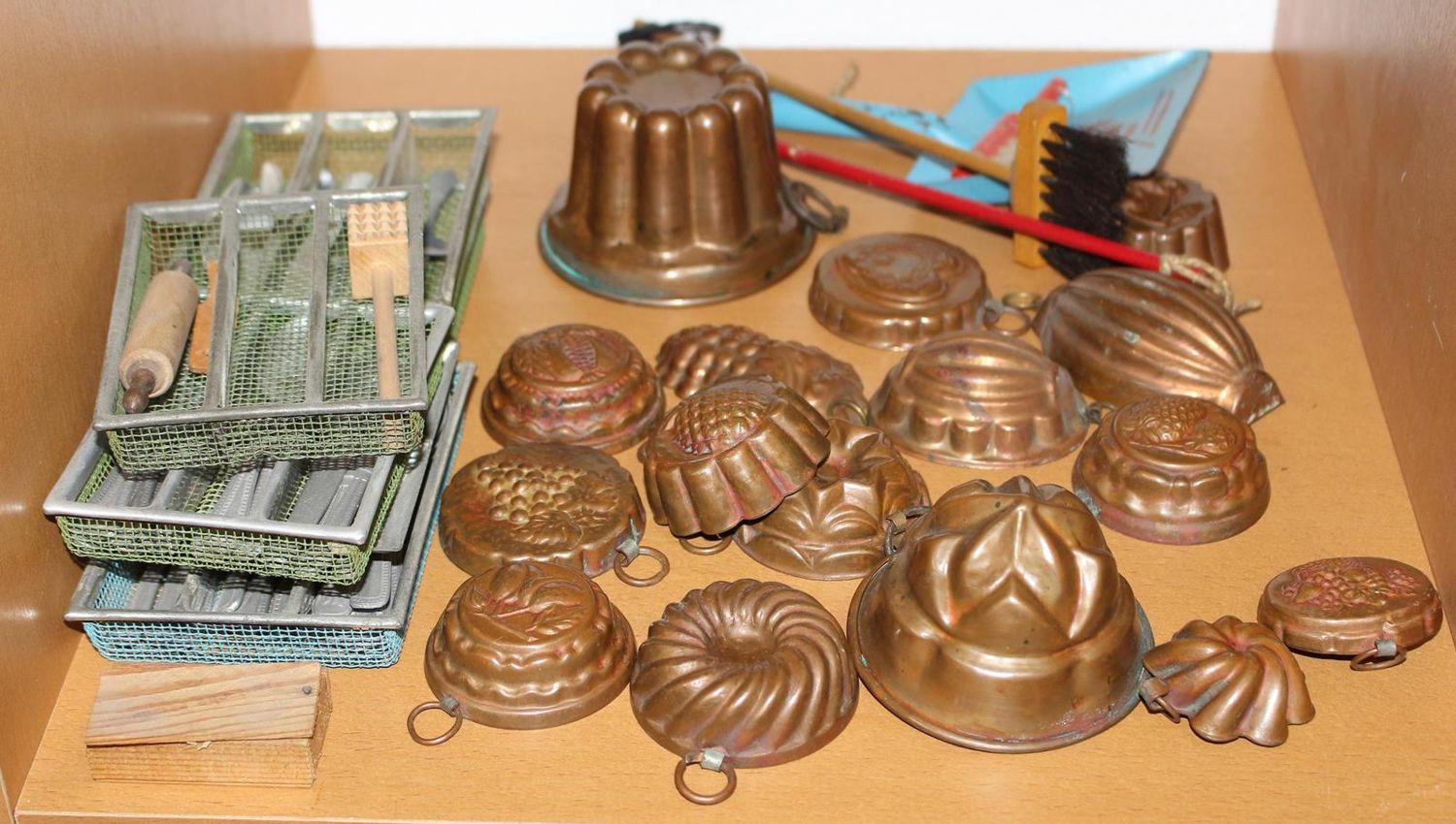 Große Abbildung Nr.8: 121-1816 Riesige Sammlung Puppenstuben u.: (Spielzeug, Puppenstuben)