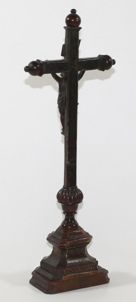 Große Abbildung Nr.2: 121-1872 Standkreuz, Kruzifix: (Volkskunst, Religiöse Volkskunst)
