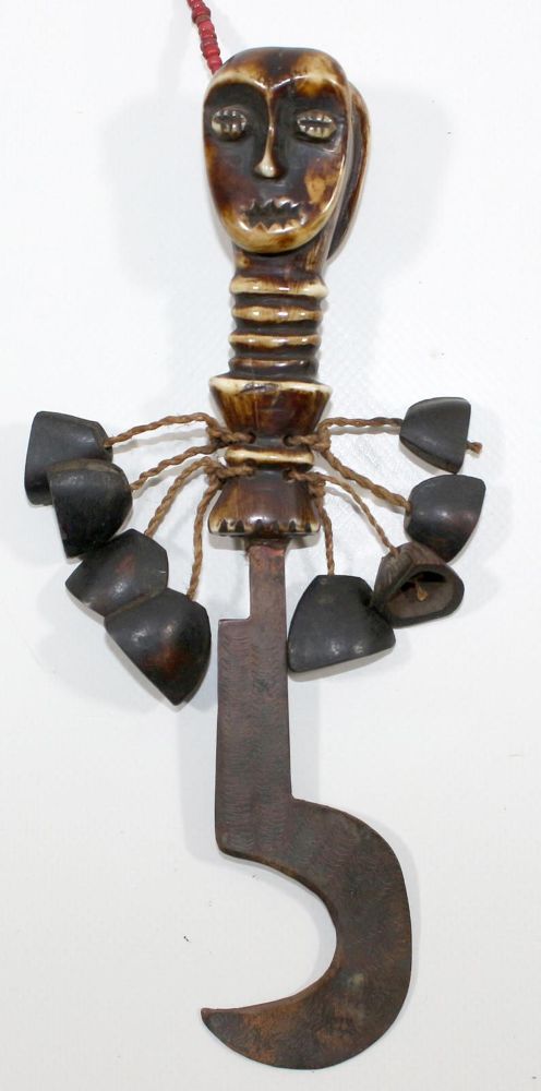 Große Abbildung Nr.2: 121-1877 Altes Ritual Sichelmesser: (Waffen)