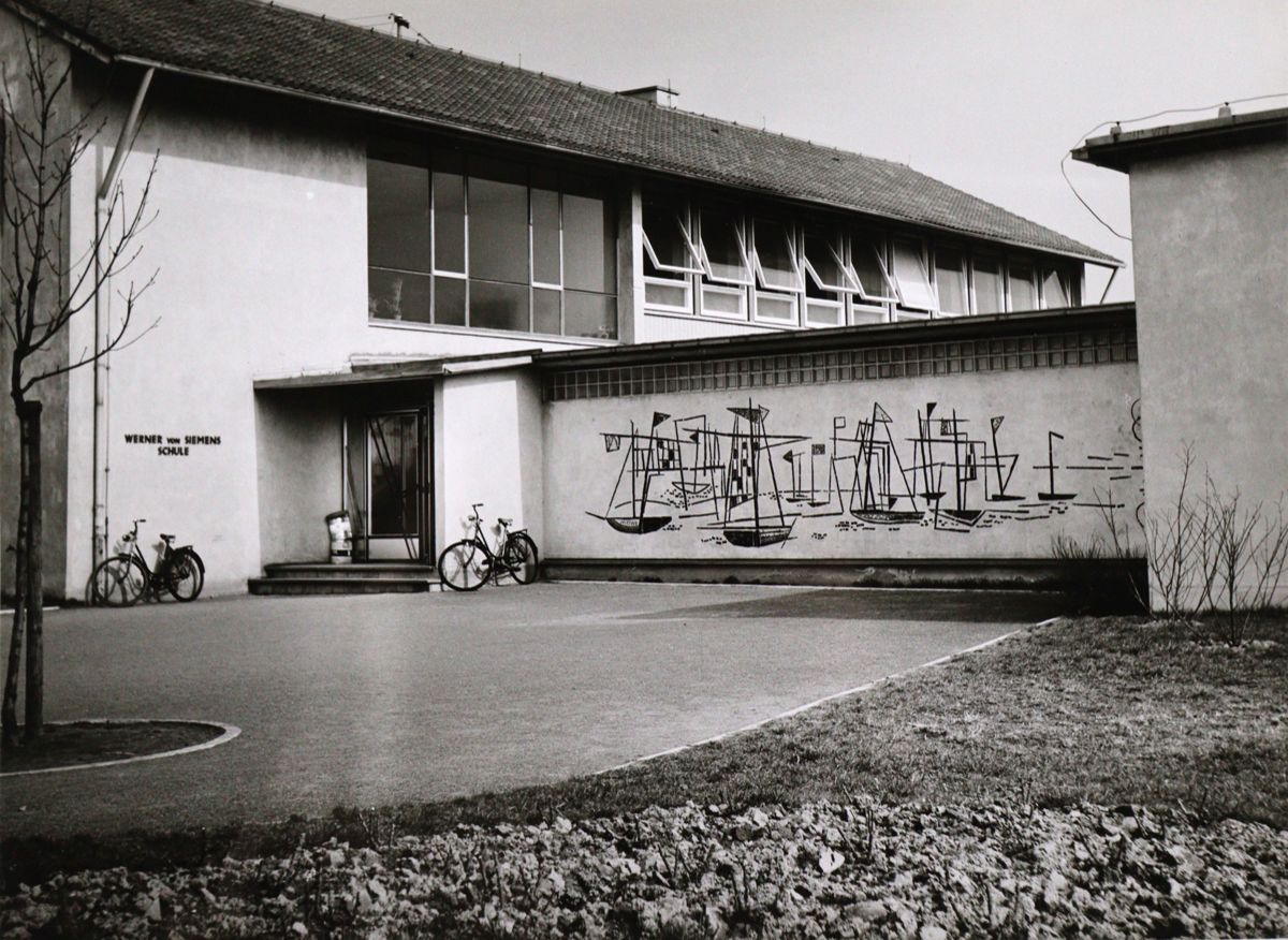 Große Abbildung Nr.1: 121-1889 Häusser, Robert: (Photographie)