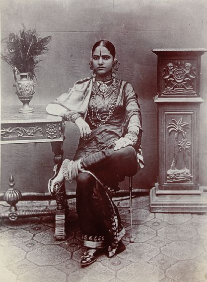 Große Abbildung Nr.1: 121-1895 Photoalbum: (Indien, Amann)