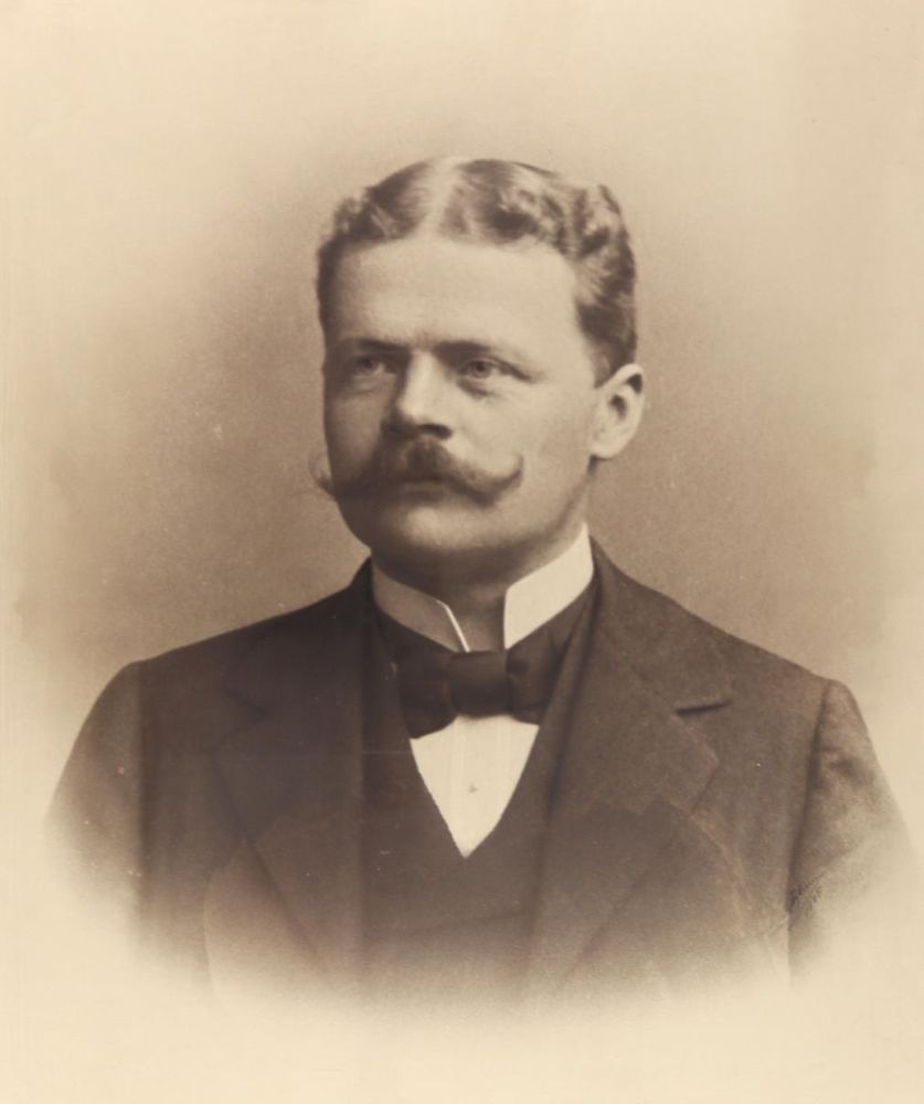 Große Abbildung Nr.1: 121-1910 Portraitphotographie.: (Portrait)