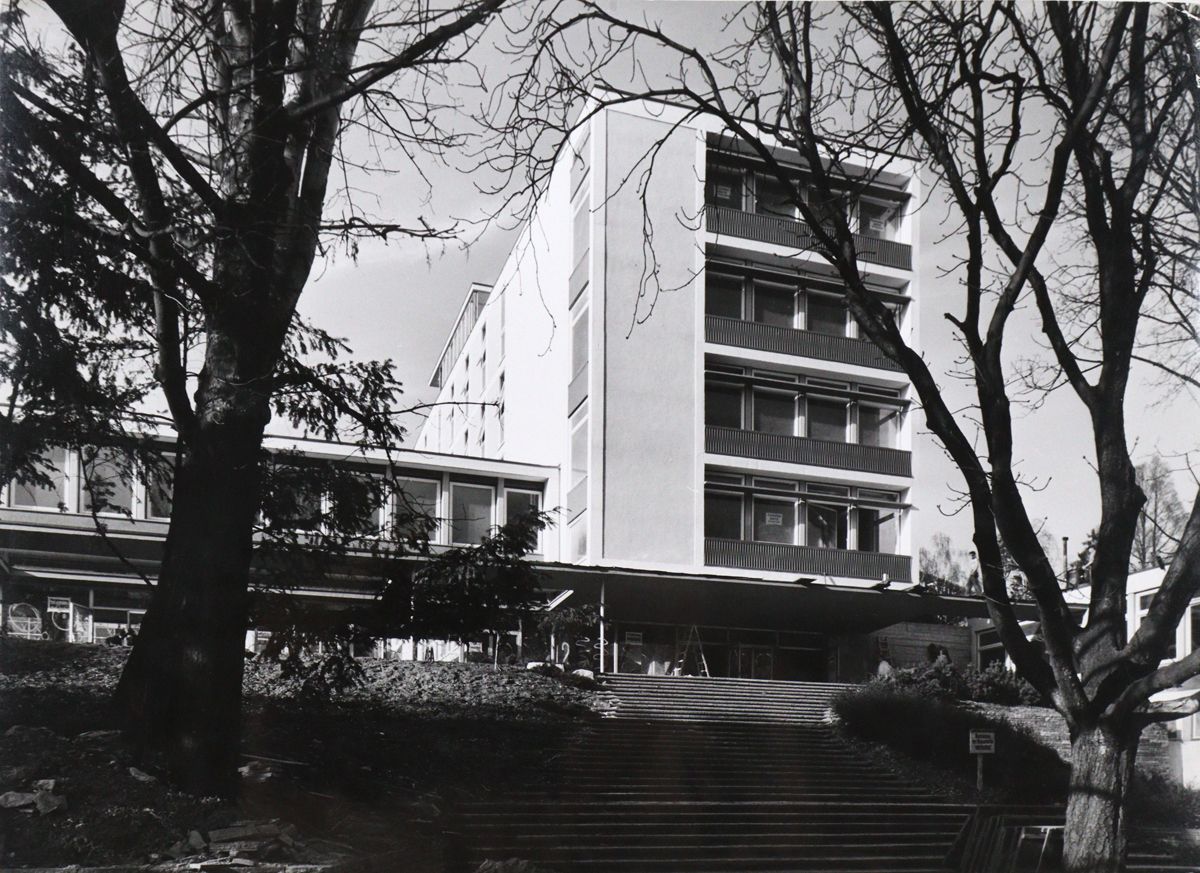 Große Abbildung Nr.2: 121-1928 Windstosser, Ludwig: (Photographie)