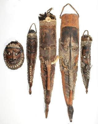 Bild Nr.1: 121-1437 Sepik Papua Neuguinea 5 Masken.: (Varia, Masken)
