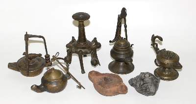 Bild Nr.1: 121-1445 Öllampen Slg.: (Varia)