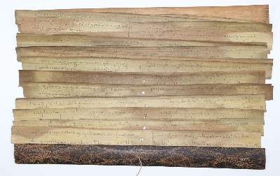 Bild Nr.2: 121-155 Javanische Palmblatthandschrift,: (Handschriften)
