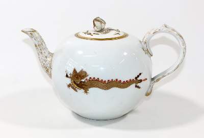 Bild Nr.1: 121-1671 Teekanne Meissen reicher Drache: (Porzellan u. Keramik, Meissen)