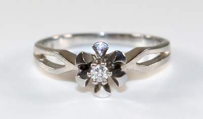Bild Nr.1: 121-1737 Kleiner Brillantsolitaire.: (Schmuck, Ringe)