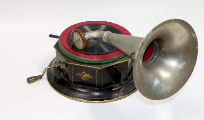 Bild Nr.1: 121-1793 Bing Kinder- Spielzeuggrammophon: (Spielzeug)