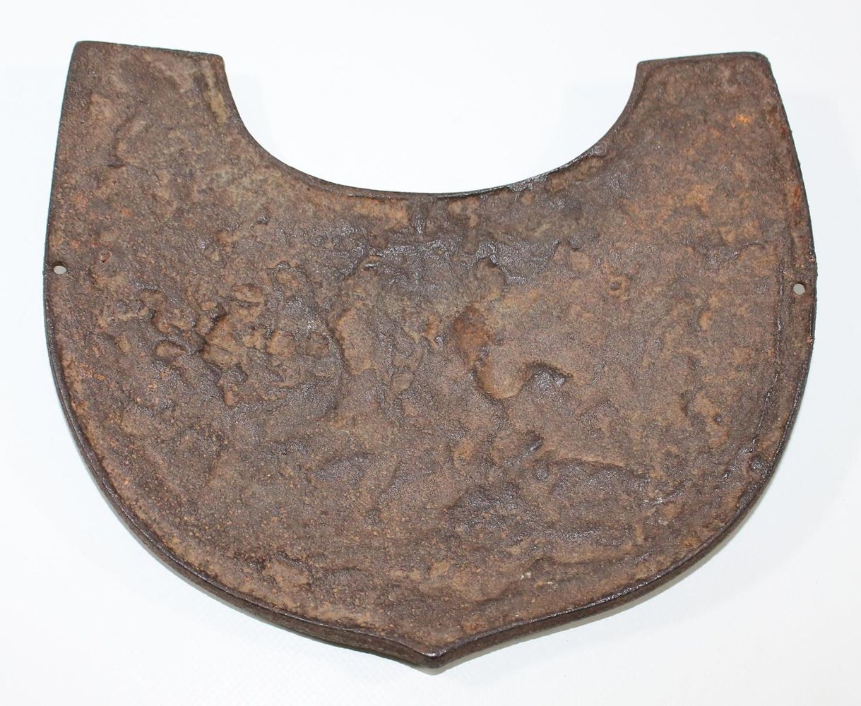 Große Abbildung Nr.2: 122-1290 Brustplatte Harnisch: (Varia)