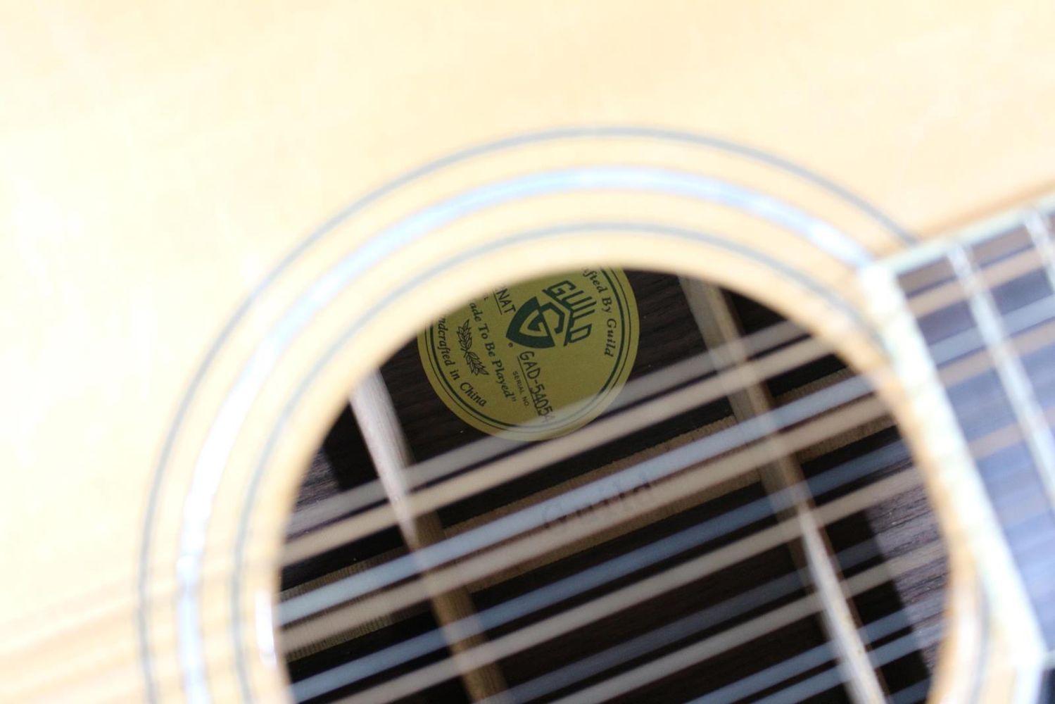 Große Abbildung Nr.3: 122-1299 Akustikgitarre: (Varia, Gitarren)