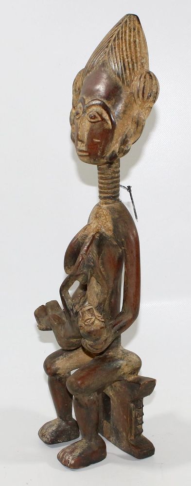 Große Abbildung Nr.2: 122-1333 Ashanti sitzende Frau mit Kind.: (Afrika)