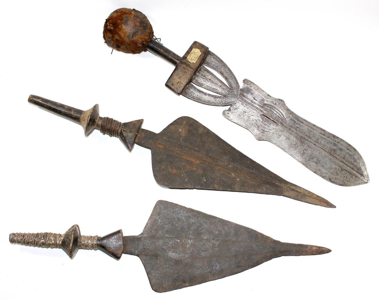 Große Abbildung Nr.1: 122-1346 Messer Kongo Ngombe: (Afrika)