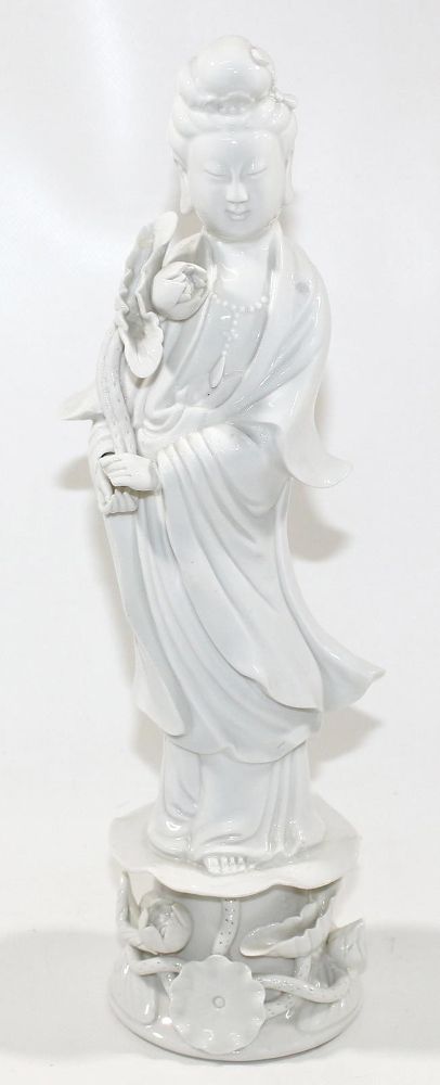 Große Abbildung Nr.1: 122-1429 Guanyin Blanc de chine: (Asiatika)
