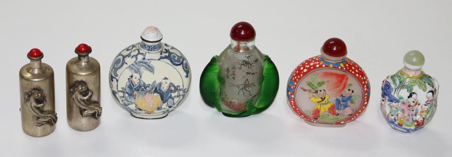 Große Abbildung Nr.10: 122-1471 Snuffbottles Slg.: (Asiatika)