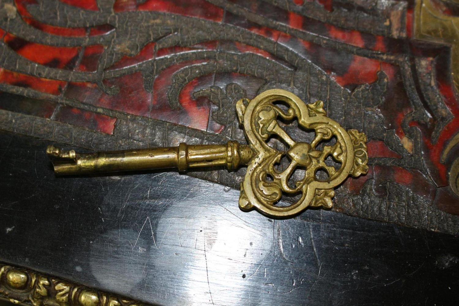 Große Abbildung Nr.4: 122-1506 Boulle Schreibtisch: (Möbel)