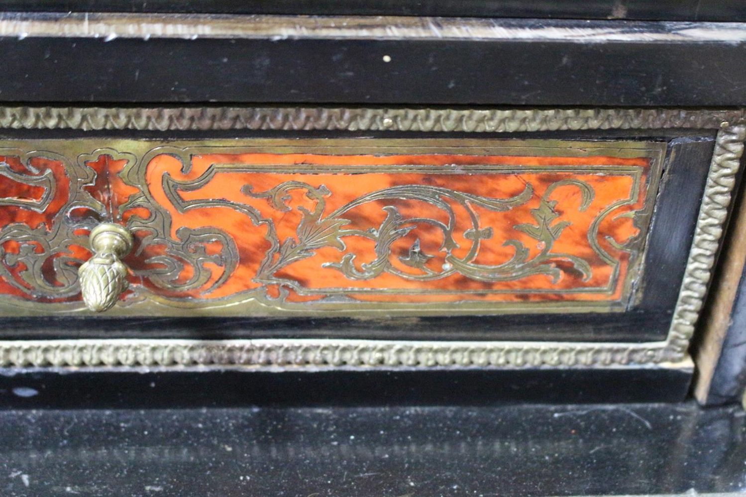 Große Abbildung Nr.9: 122-1506 Boulle Schreibtisch: (Möbel)