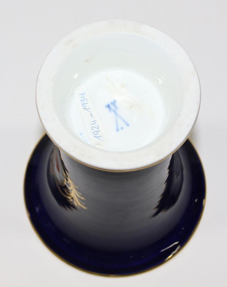 Große Abbildung Nr.2: 122-1537 Meissen Kratervase: (Porzellan u. Keramik, Meissen)