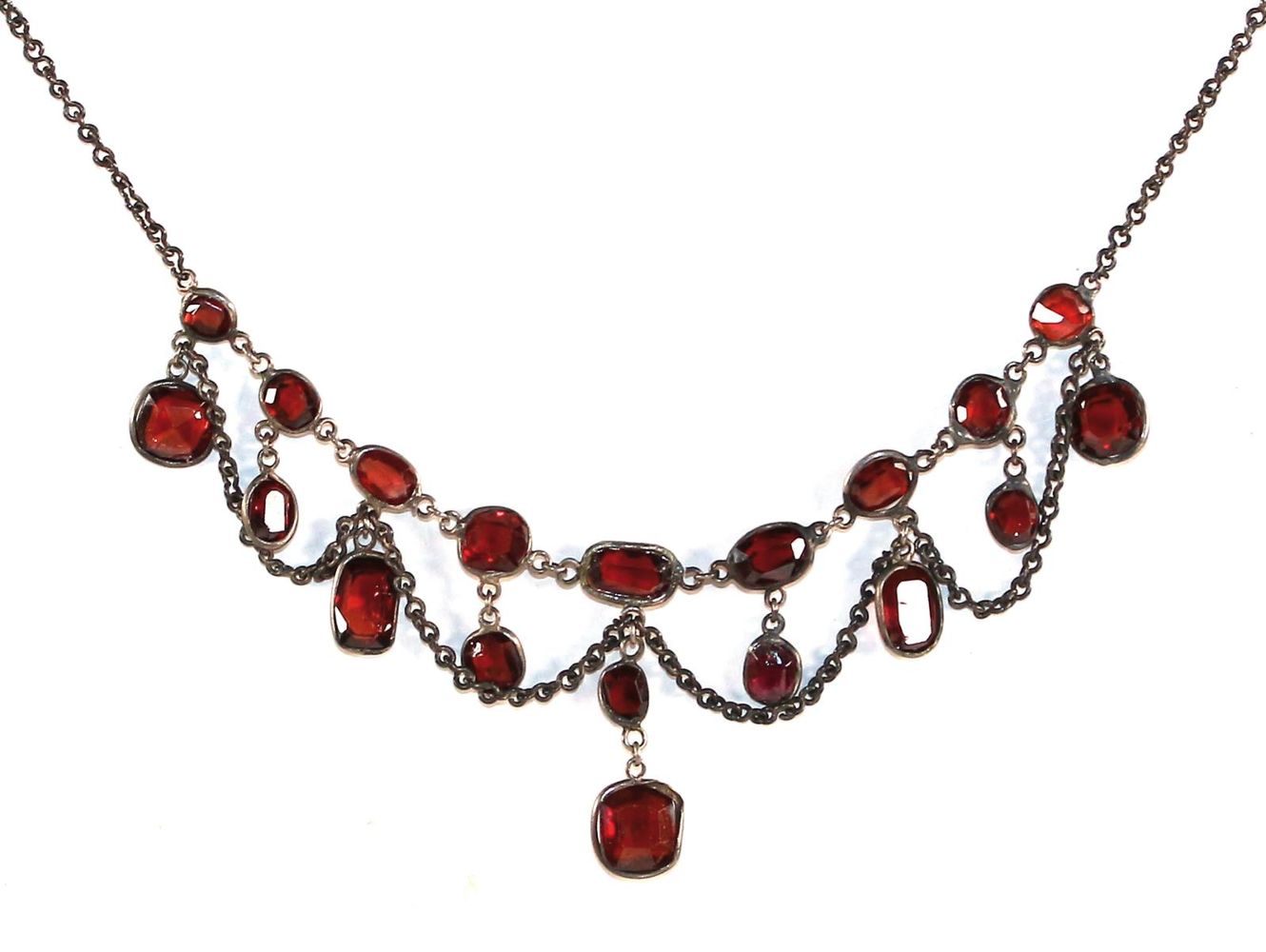 Große Abbildung Nr.1: 122-1571 Granatkette 19.Jh.: (Schmuck, Colliers)