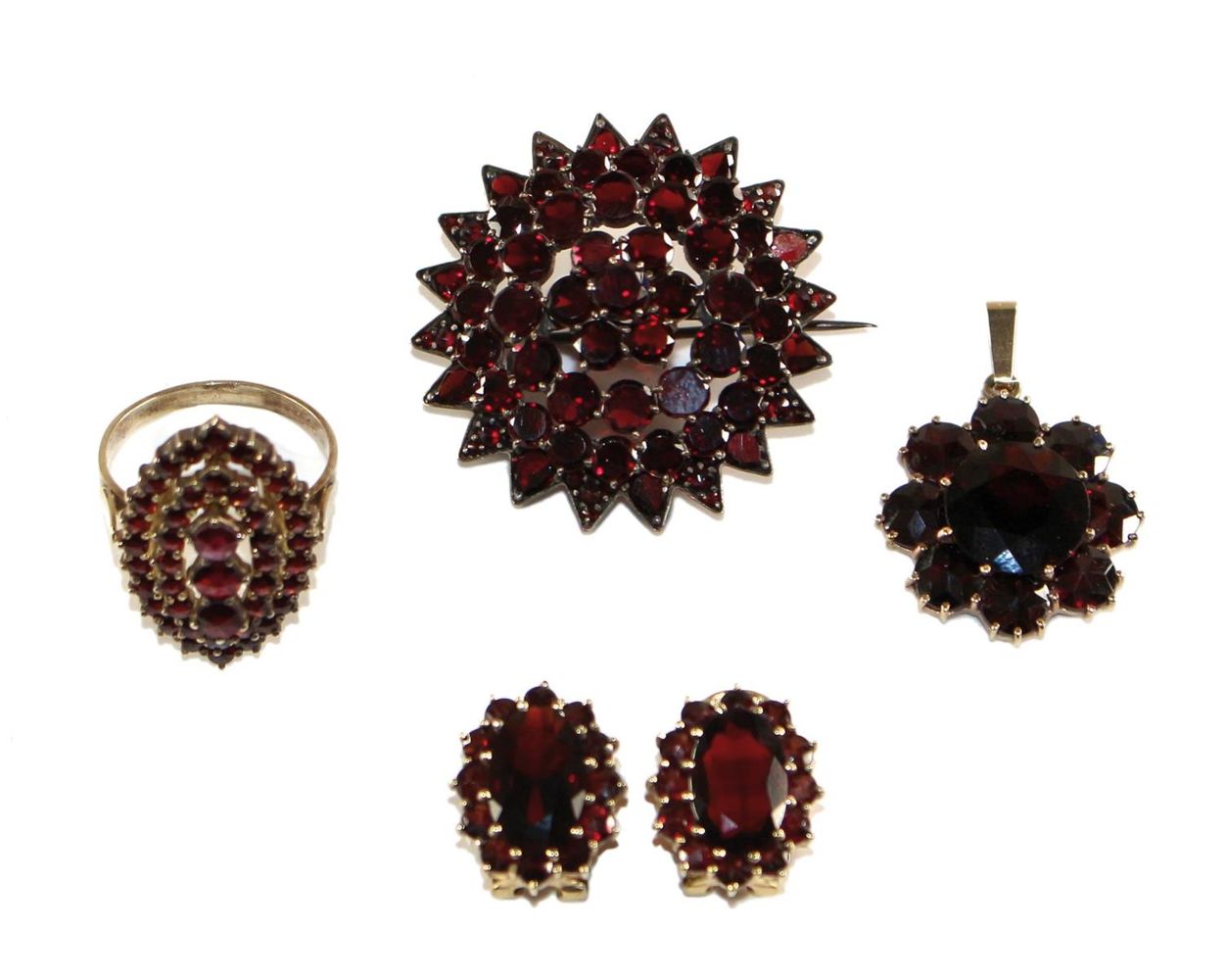 Große Abbildung Nr.1: 122-1605 Granatring Böhmen u.a.: (Schmuck, Ringe)