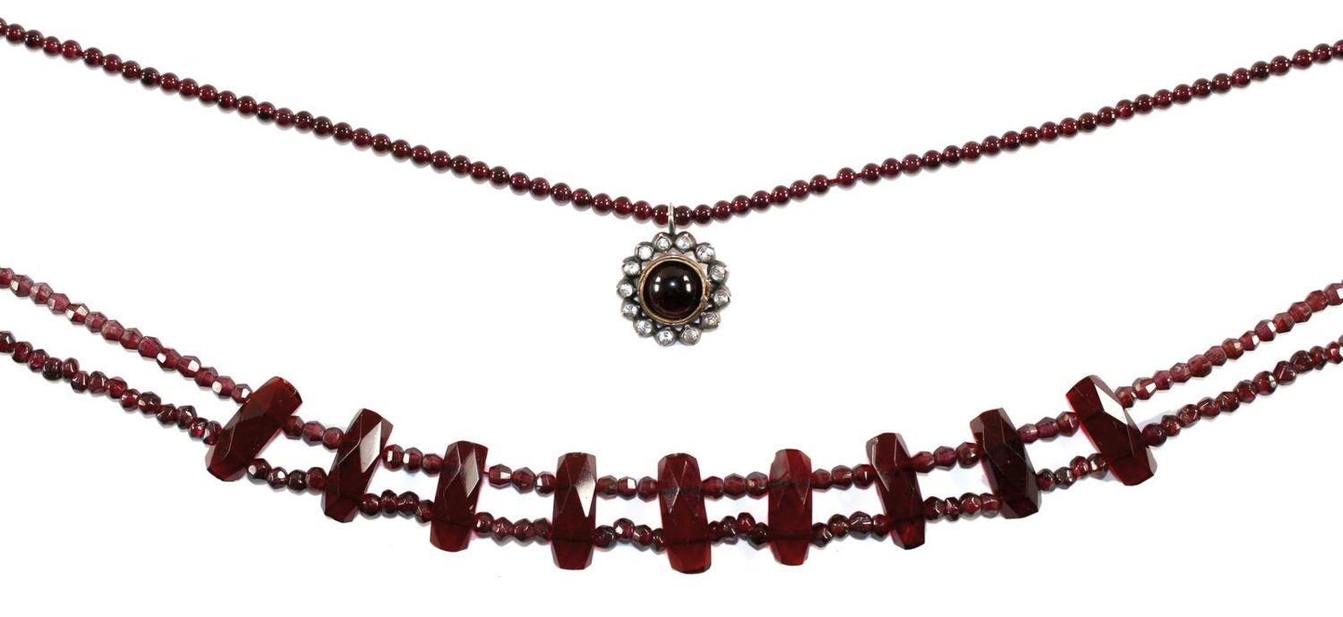 Große Abbildung Nr.1: 122-1608 Granatschmuck: (Schmuck, Sammlungen)