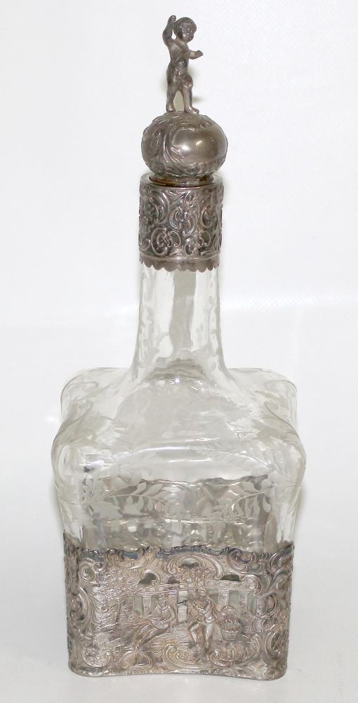 Große Abbildung Nr.1: 122-1621 Hanau Karaffe mit Silbermontur.: (Silber)
