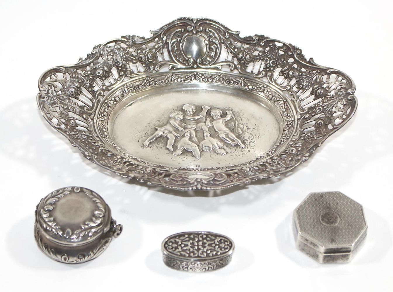 Große Abbildung Nr.1: 122-1629 Puttenschale u. Pillendosen: (Silber)