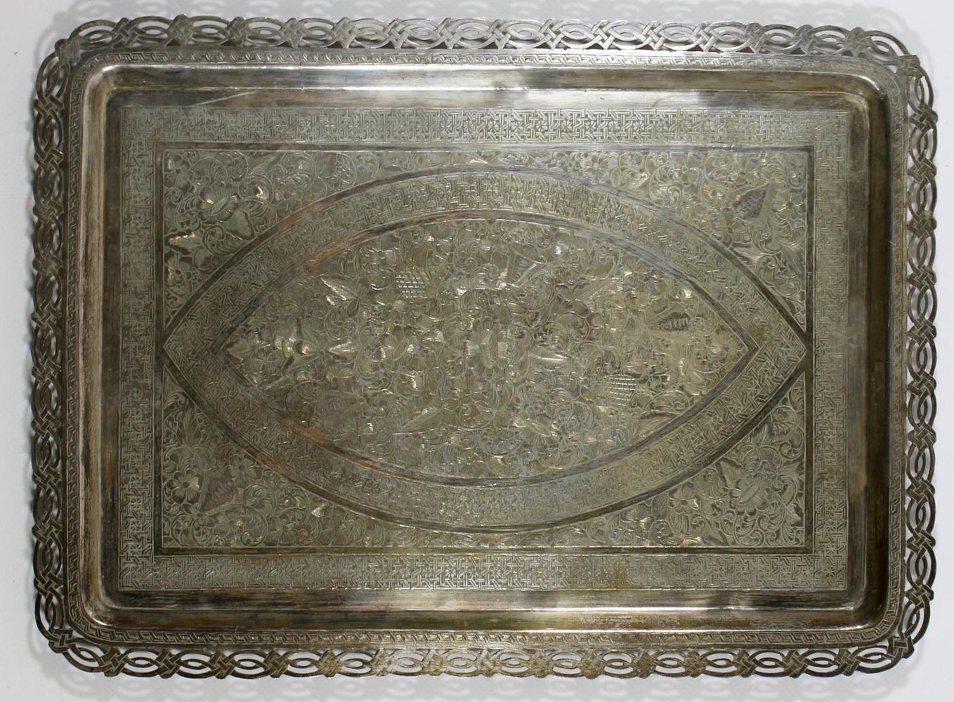 Große Abbildung Nr.4: 122-1634 Silbertablett Iran: (Silber)