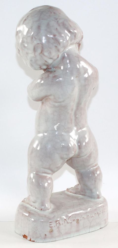 Große Abbildung Nr.2: 122-1646 Figur mit Sockel.: (Skulpturen - Plastiken)