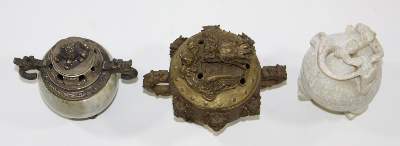 Bild Nr.2: 122-1392 3 Räuchergefäße: (Asiatika)