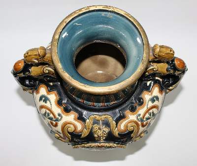 Bild Nr.2: 122-1527 Historismus Amphorenvase: (Porzellan u. Keramik, Fayencen)
