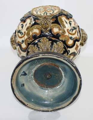 Bild Nr.3: 122-1527 Historismus Amphorenvase: (Porzellan u. Keramik, Fayencen)