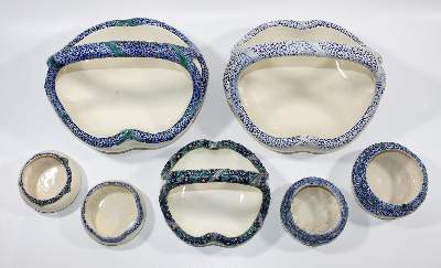 Bild Nr.2: 122-1529 Karlsruher Majolika Henkelschalen: (Porzellan u. Keramik, Fayencen)