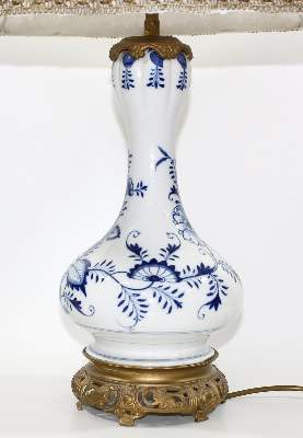 Bild Nr.3: 122-1540 Meissen Tischlampe: (Porzellan u. Keramik, Meissen)