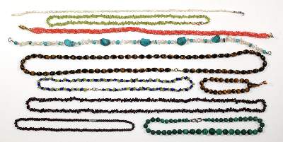 Bild Nr.2: 122-1607 Edelsteinschmuck: (Schmuck, Sammlungen)