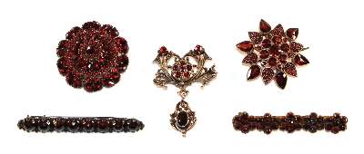 Bild Nr.1: 122-1609 Granatschmuck Broschhänger u.a.: (Schmuck, Sammlungen)