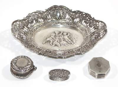 Bild Nr.1: 122-1629 Puttenschale u. Pillendosen: (Silber)