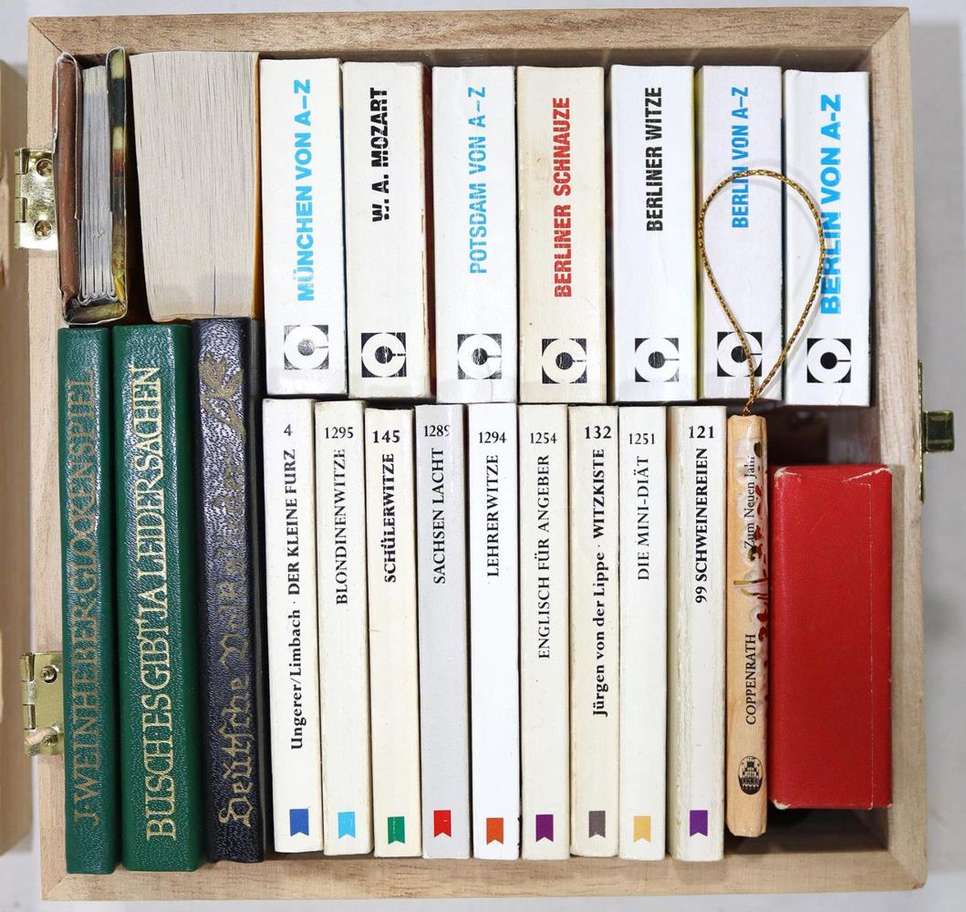 Große Abbildung Nr.2: 123-1205 Miniaturbücher.: (Literatur und illustrierte Bücher 20.Jahrhundert - Alte Literatur in modernen Ausgaben)