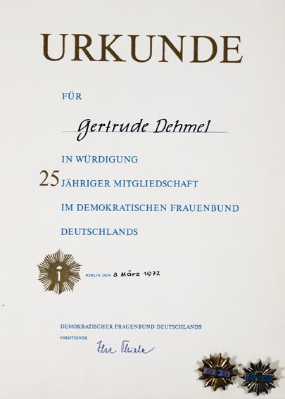 Große Abbildung Nr.1: 123-1894 Konvolut: (Autographen)