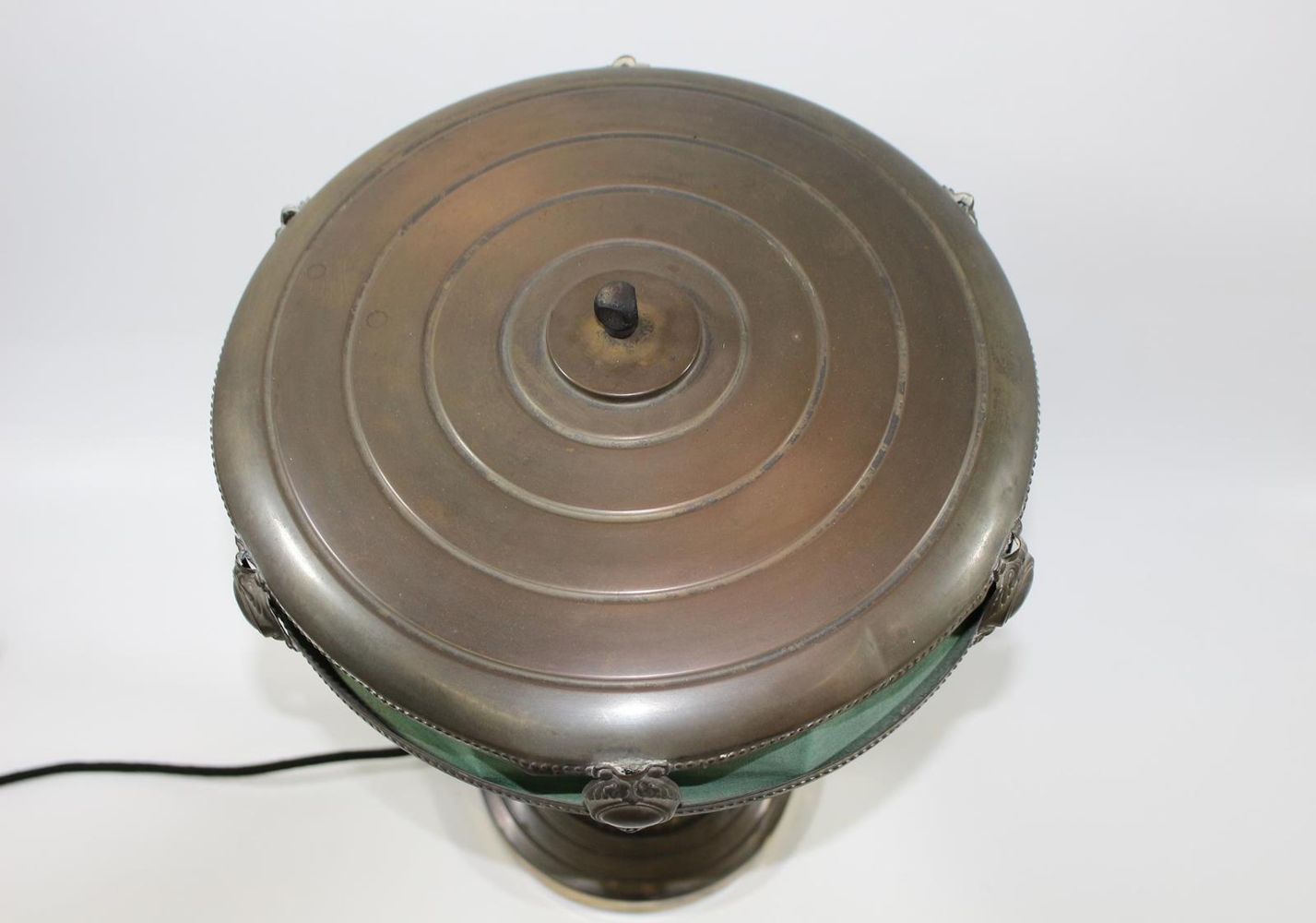 Große Abbildung Nr.3: 123-1995 Tischlampe der Wiener Sezession.: (Varia)