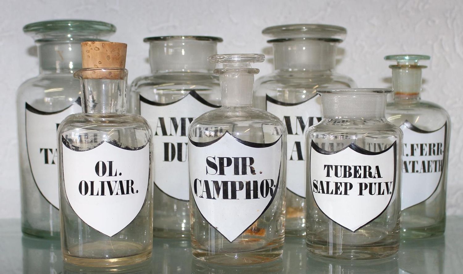 Große Abbildung Nr.2: 123-2061 11 Apotheken Standgefäße: (Apothekenwesen)