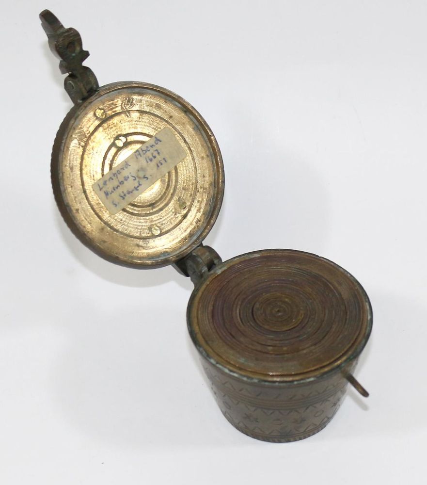 Große Abbildung Nr.2: 123-2107 Nürnberger Bechergewicht um 1707-: (Apothekenwesen, Gewichte u. Waagen)