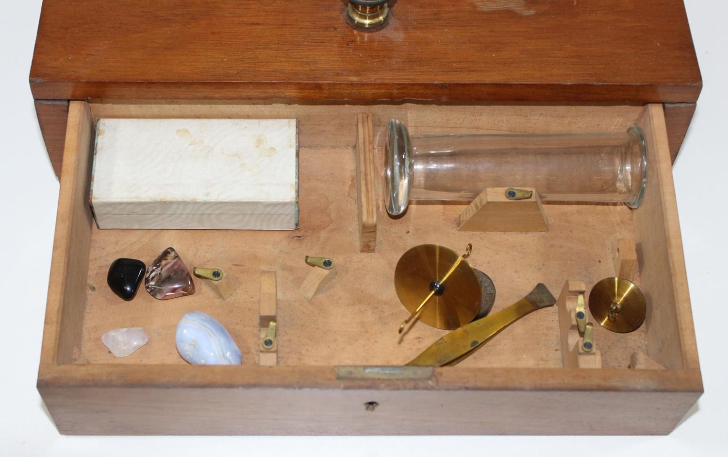 Große Abbildung Nr.3: 123-2109 Sangers London Agate Balance: (Apothekenwesen, Gewichte u. Waagen)
